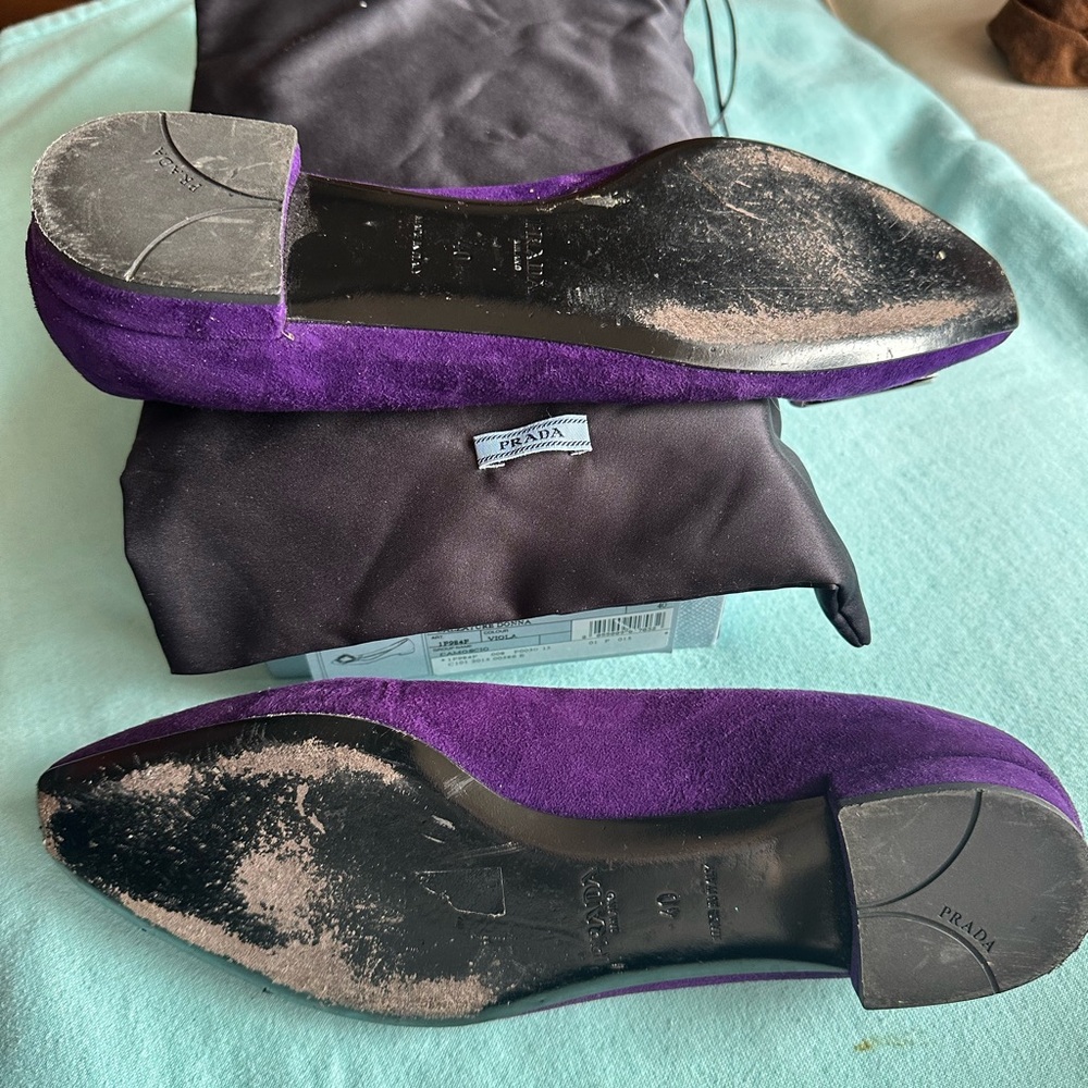 Prada Women's Purple Flats with Silver Buckle - Picture 5 of 9
